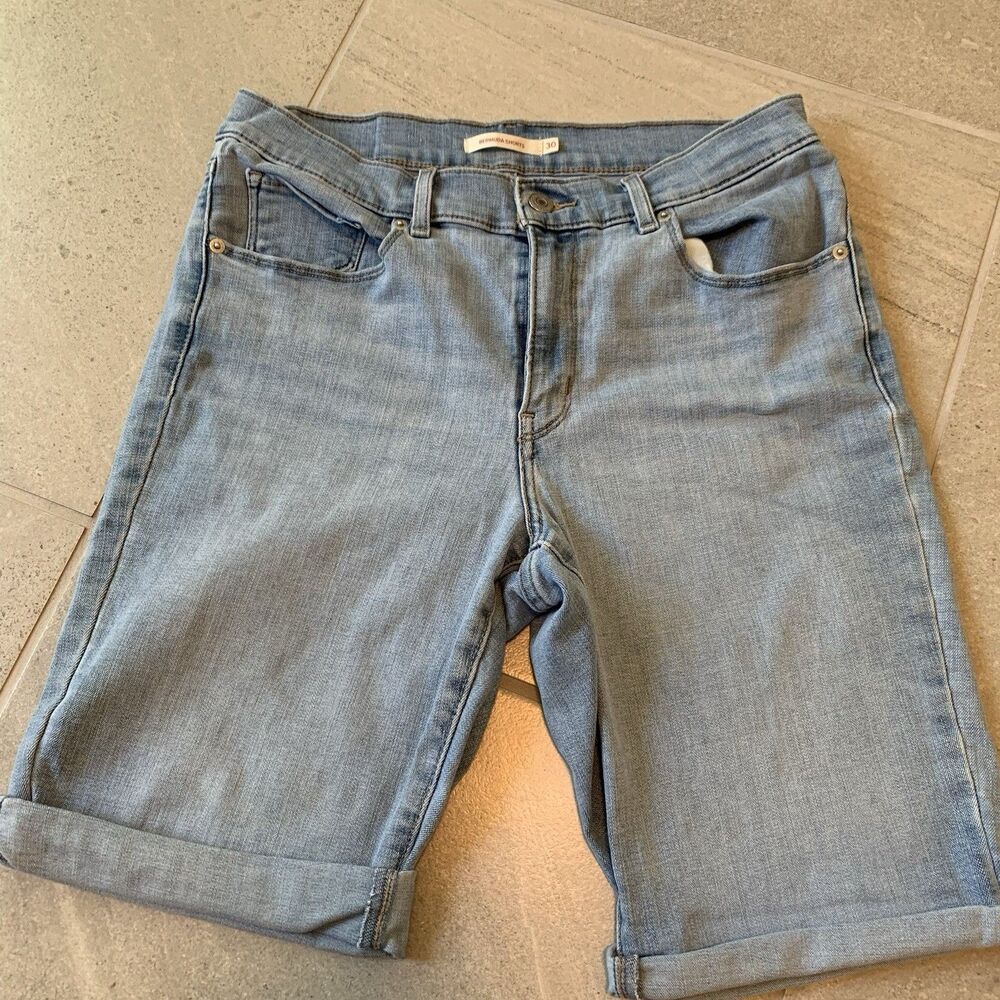 Levi's Jean Shorts Size 30 Womens Bermuda Mid Rise Medium Wash Blue Denim Cuffed